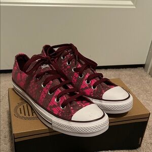 Converse Women's Pink Sneakers